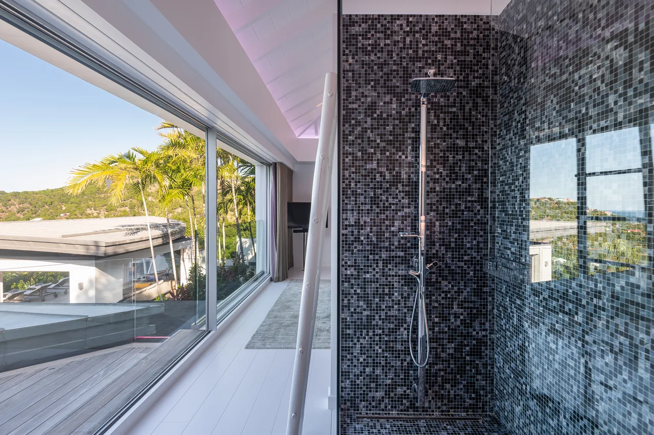 Bedroom 1 — shower