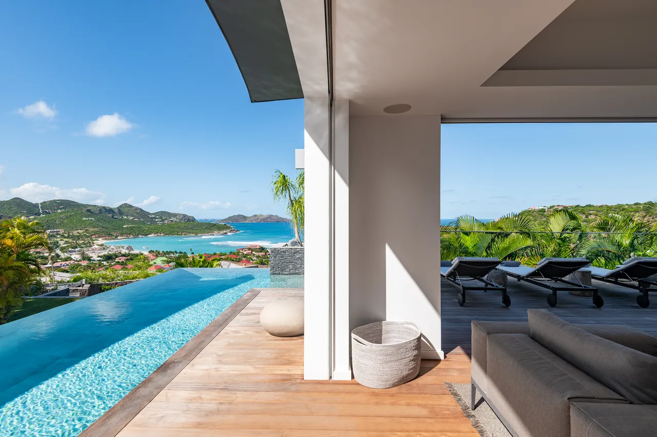 The waterside deck