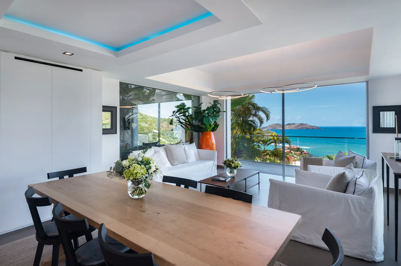 The table facing the bay